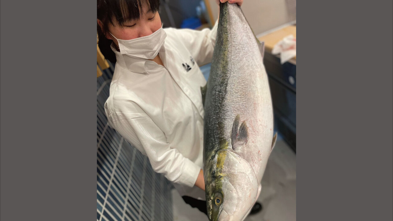 鮨 たくまで働く人の写真2枚目