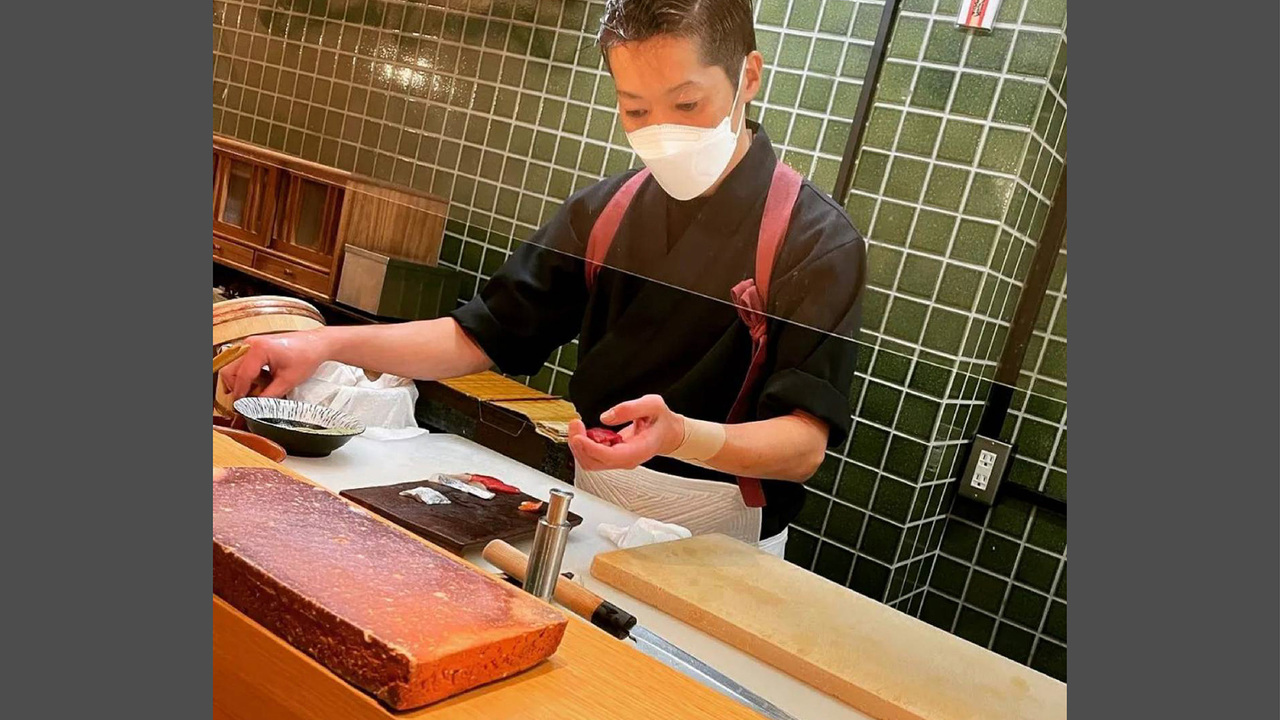 天神寿司で働く人の写真2枚目