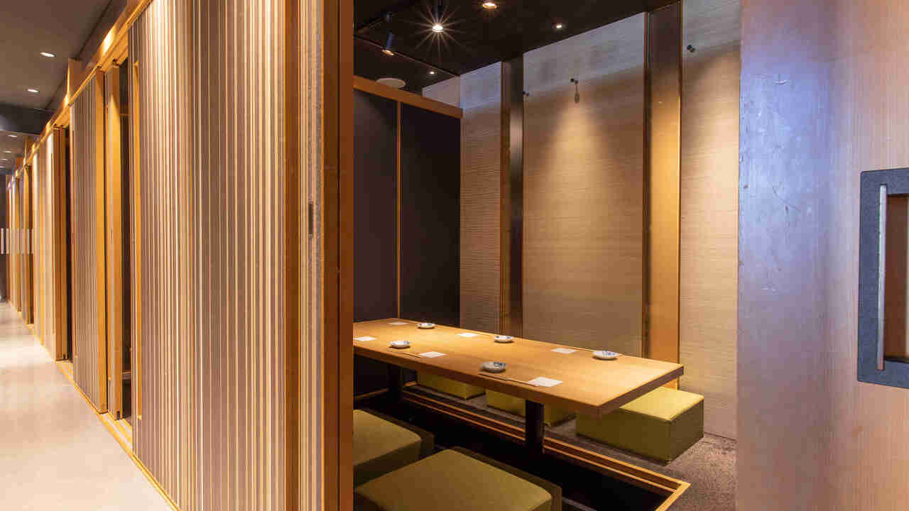 鮨やハレの日で働く人の写真1枚目