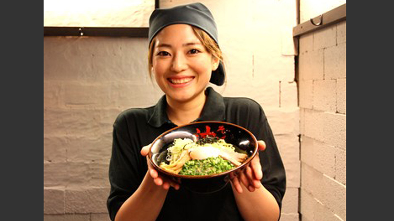 東京油組総本店で働く人の写真1枚目