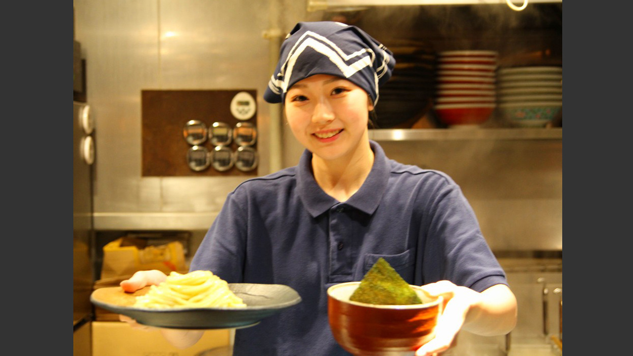 つけ麵屋やすべえで働く人の写真1枚目