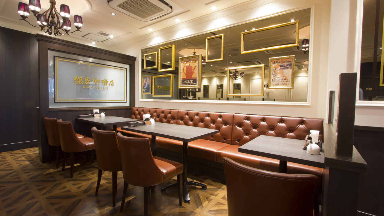 銀座珈琲店で働く人の写真1枚目