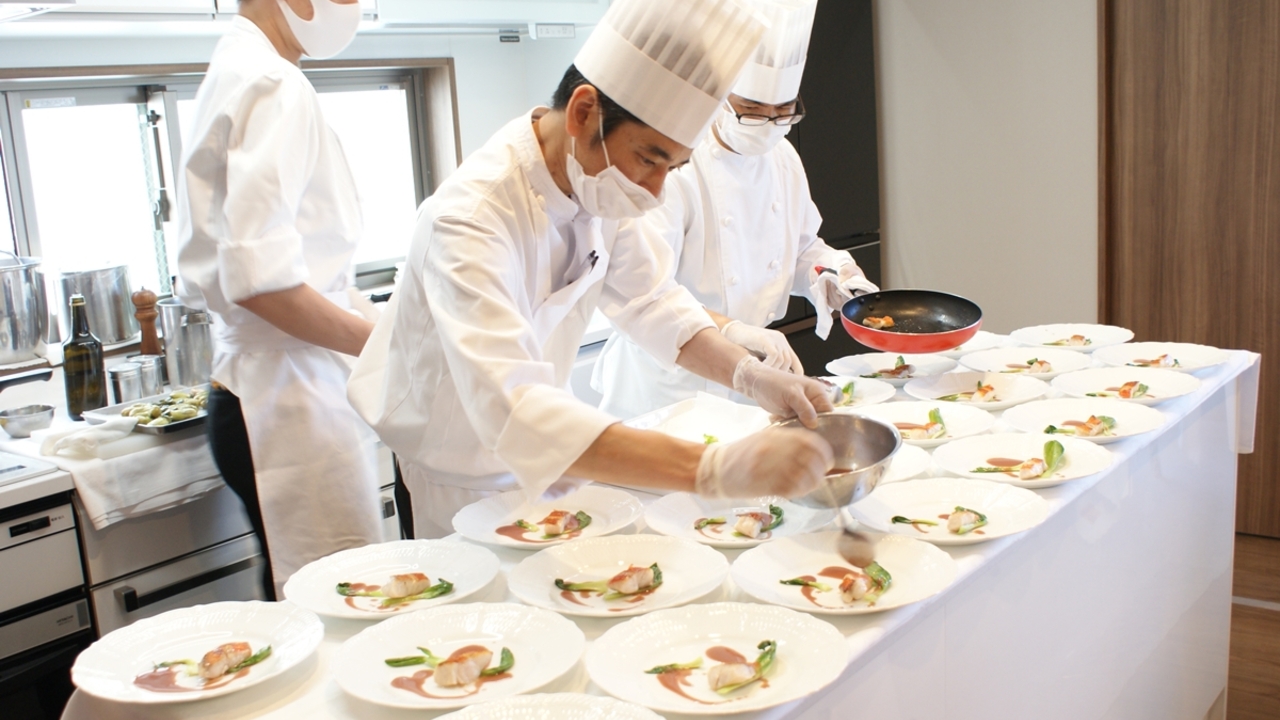 コルドンブルーで働く人の写真3枚目
