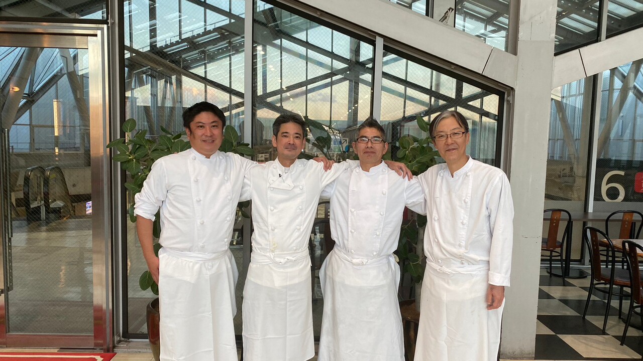 香港飲茶楼 ル・パルクで働く人の写真1枚目