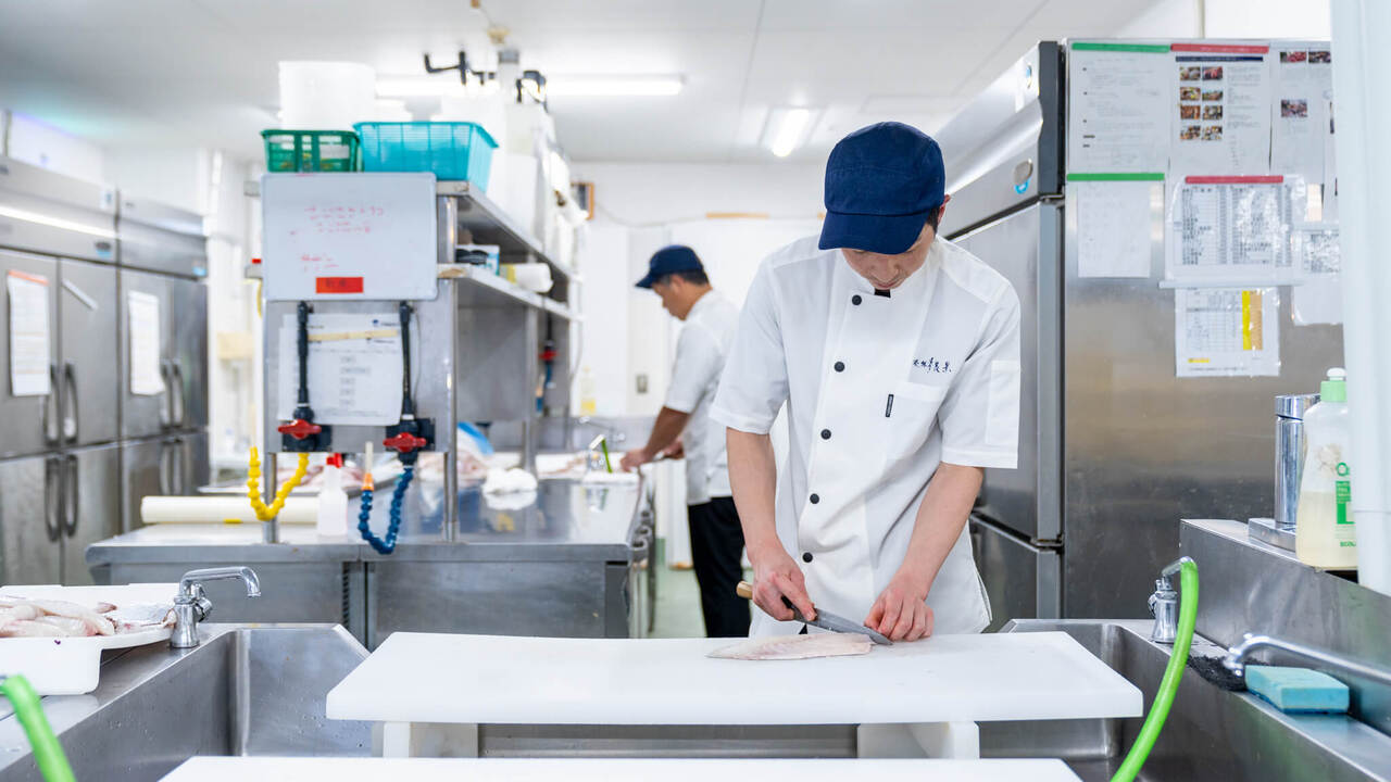 ホテルニューアワジで働く人の写真2枚目