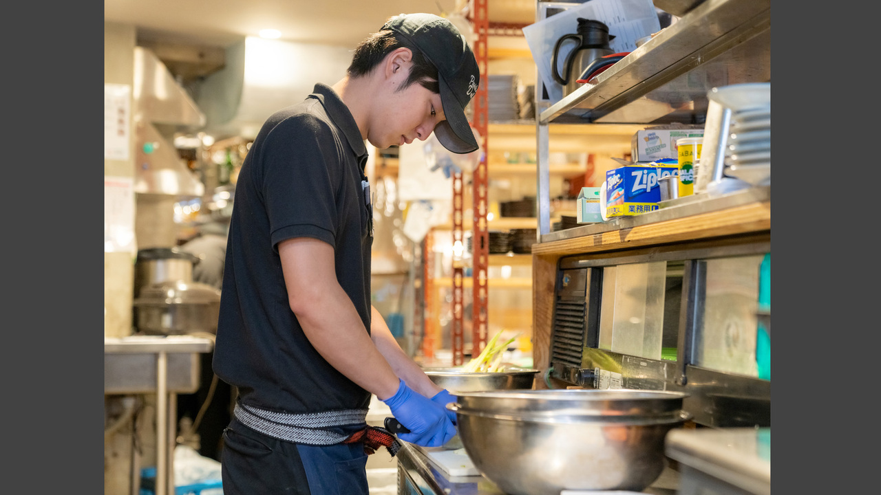 やきとんひなたで働く人の写真4枚目