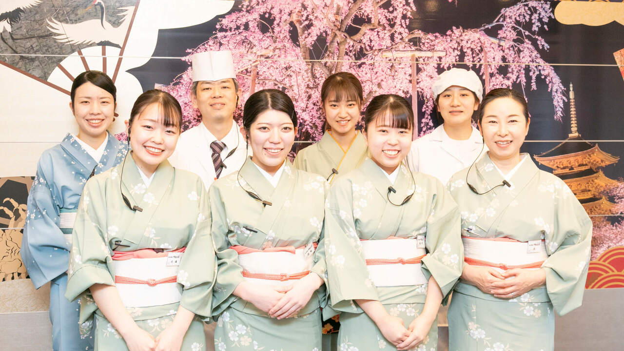 甲羅本店で働く人の写真1枚目