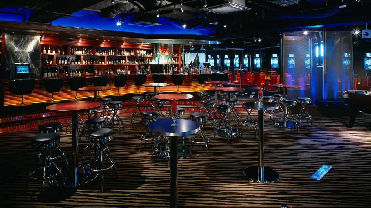 ダイニングダーツバーBeeの事業内容の写真2枚目