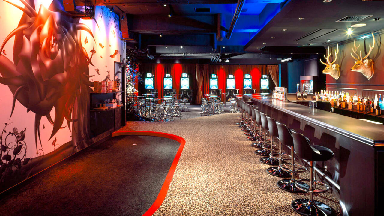 ダイニングダーツバーBeeの事業内容の写真3枚目