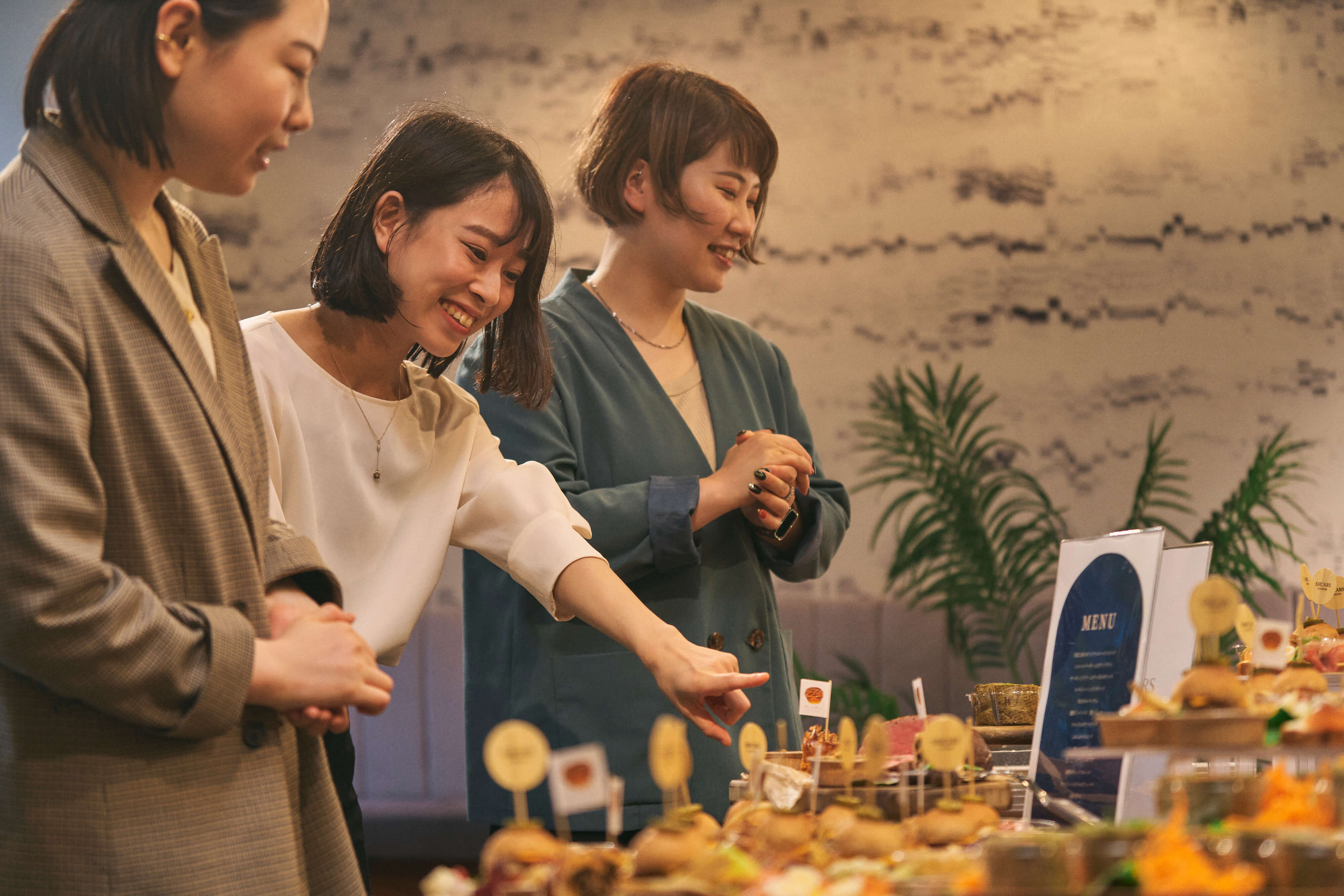 株式会社デクノバース-SIRCARS CATERING 1枚目