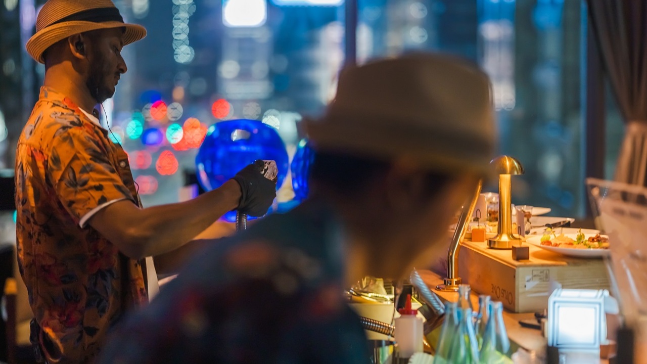 246Loungeで働く人の写真2枚目