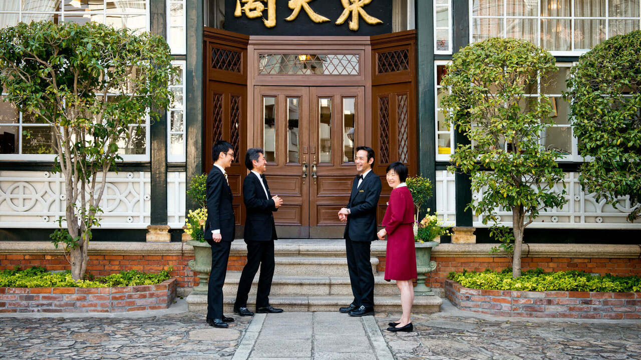 東天閣で働く人の写真1枚目