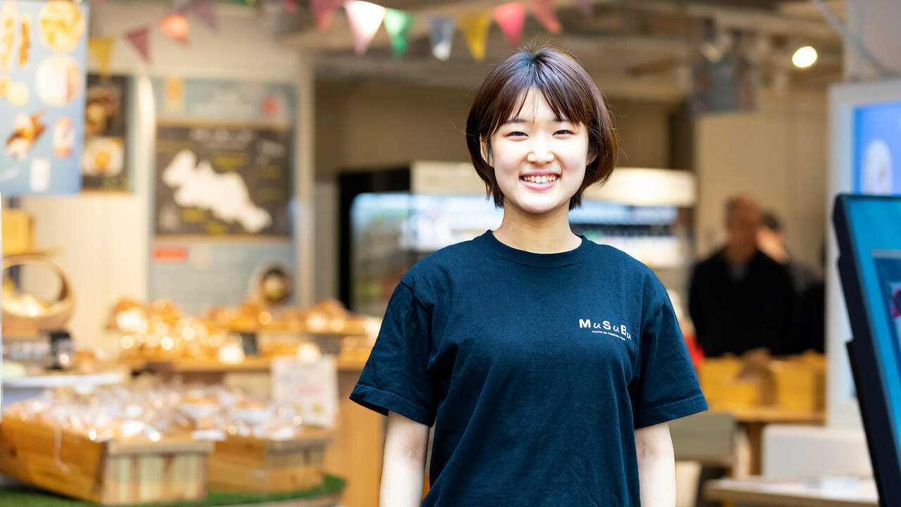 FOOD BASE KITCHENで働く人の写真3枚目