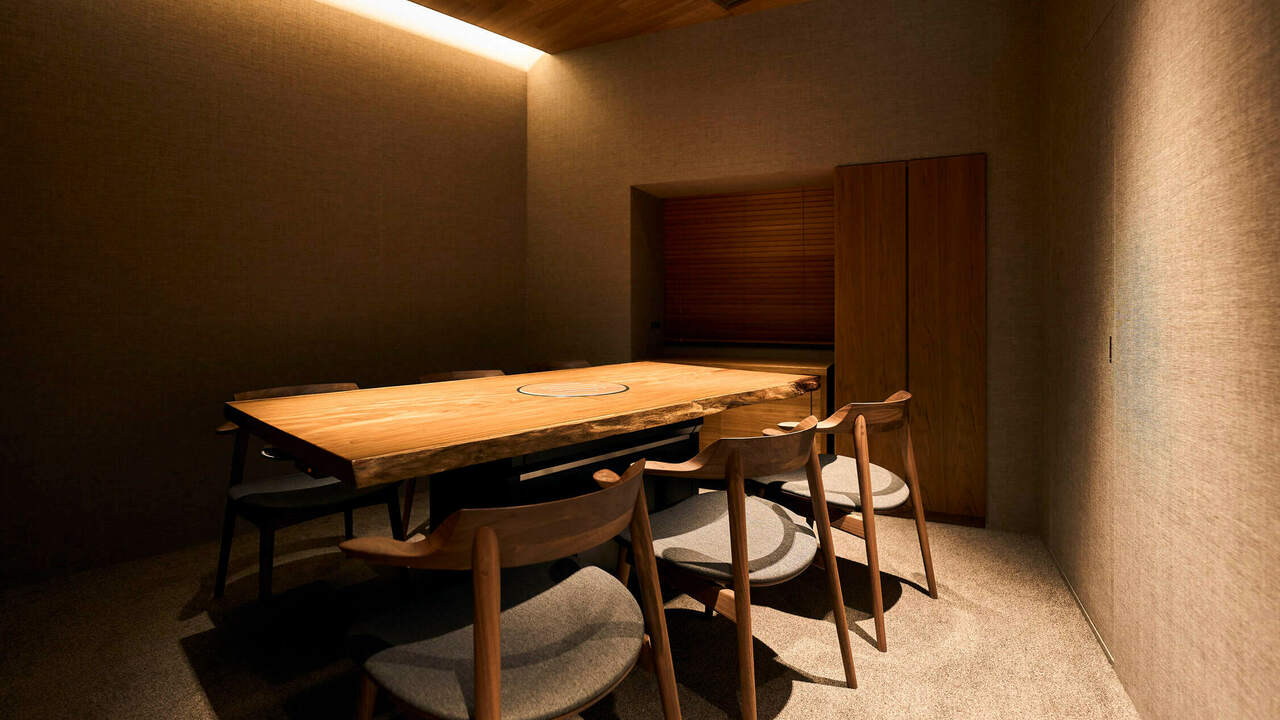 ウブで働く人の写真1枚目