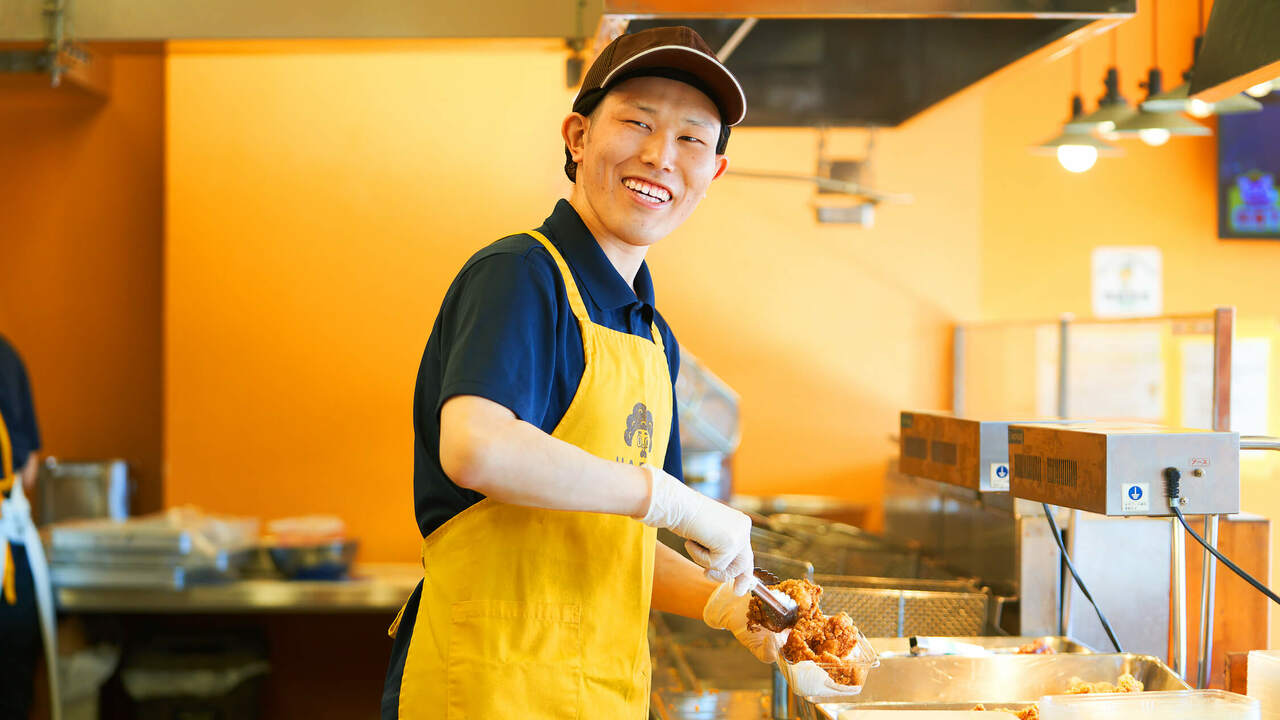 はっぴ商店で働く人の写真2枚目
