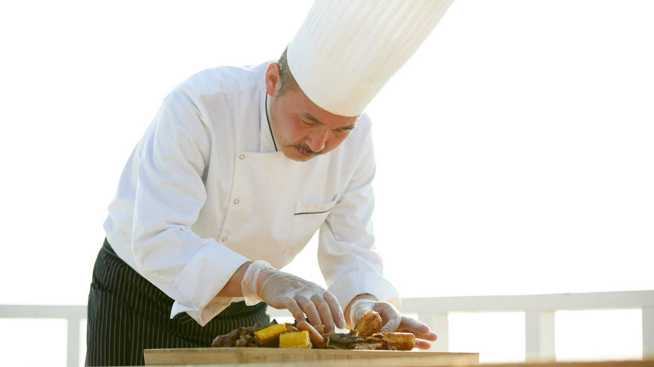 ミヤコパーティー事業部で働く人の写真1枚目