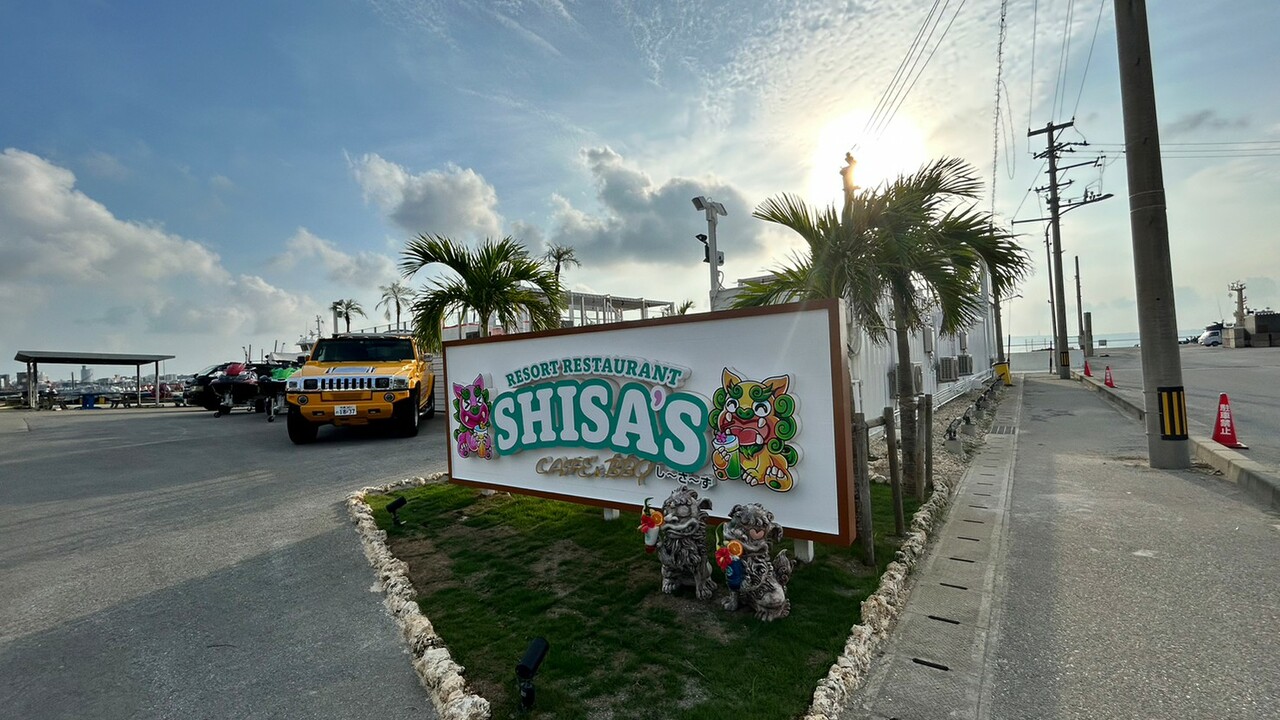 リゾートレストランシーサーズカフェアンドバーベキューで働く人の写真1枚目