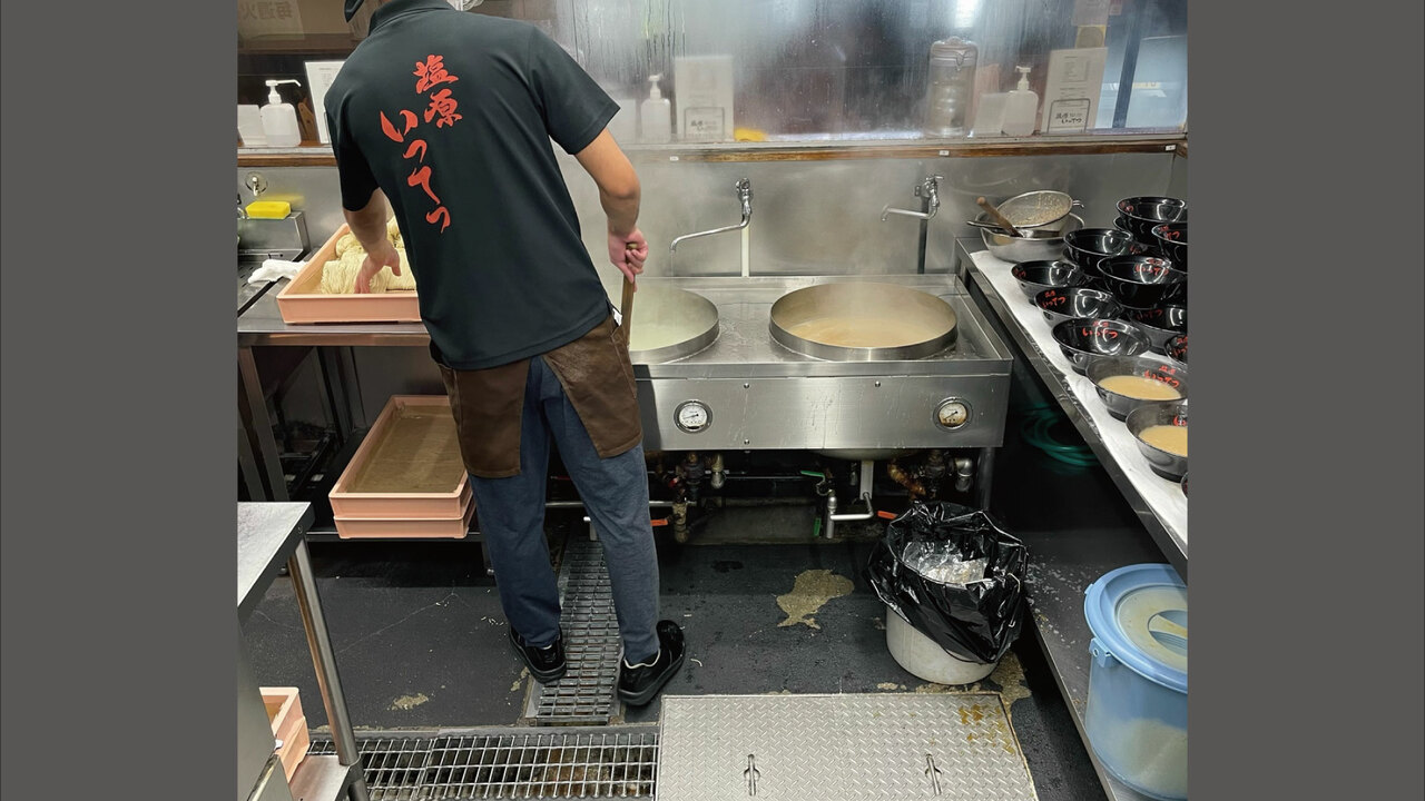 博多らーめん塩原いってつの事業内容の写真2枚目