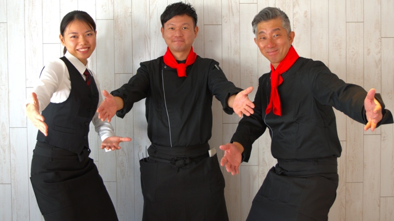 高級鉄板焼き集で働く人の写真2枚目