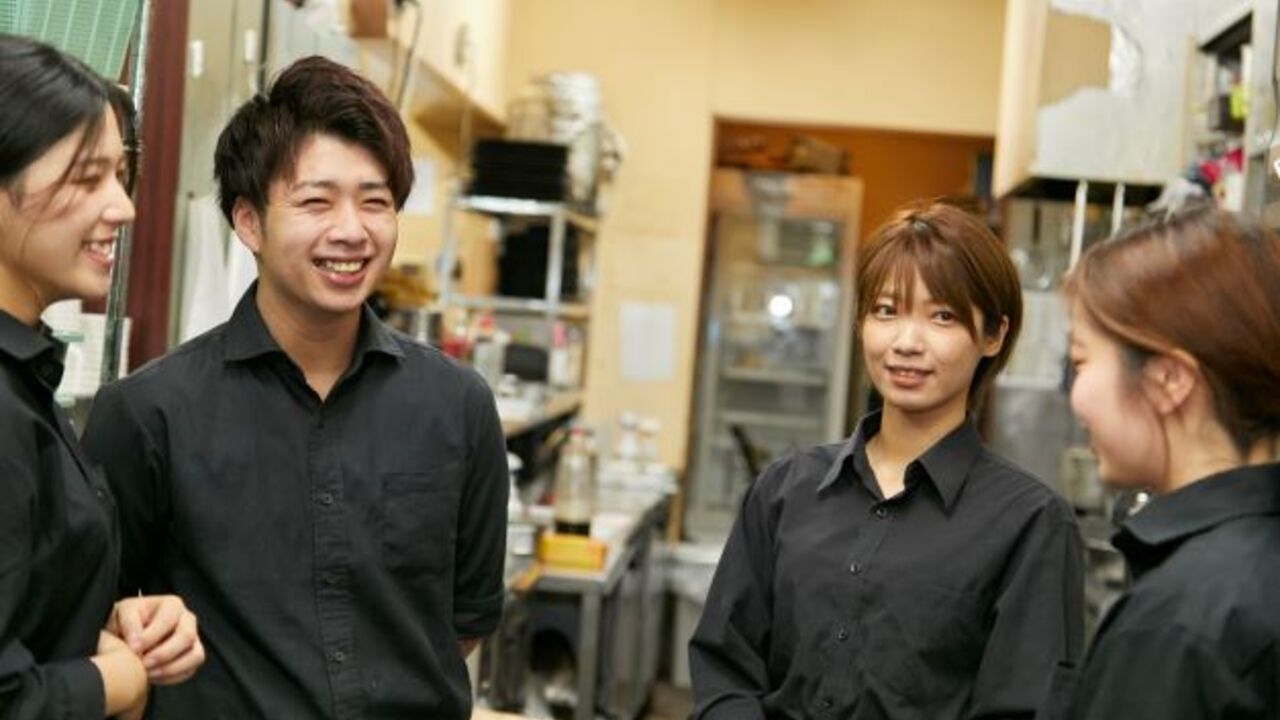 テーブルオーダーバイキング 焼肉 王道で働く人の写真1枚目