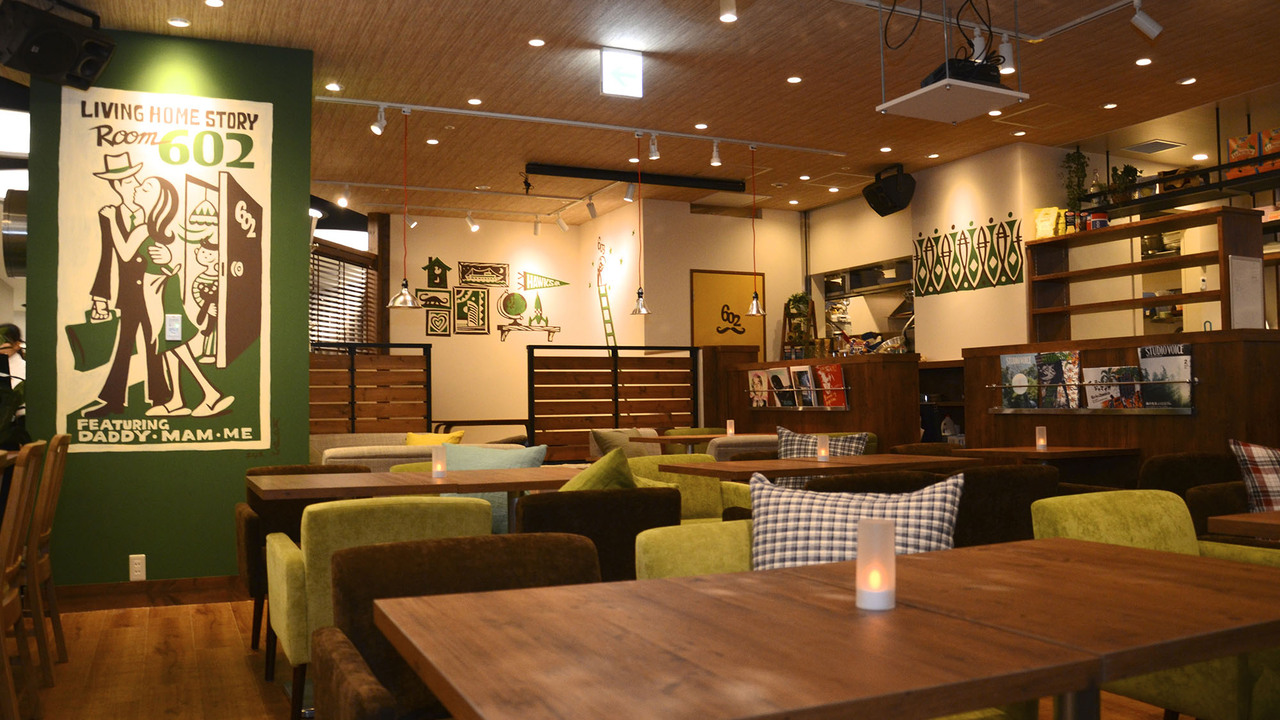 #802 CAFE&DINERで働く人の写真1枚目