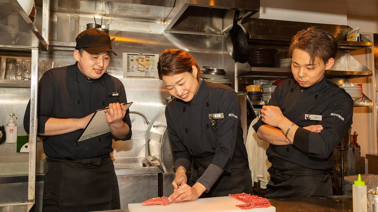 新日本焼肉党で働く人の写真2枚目
