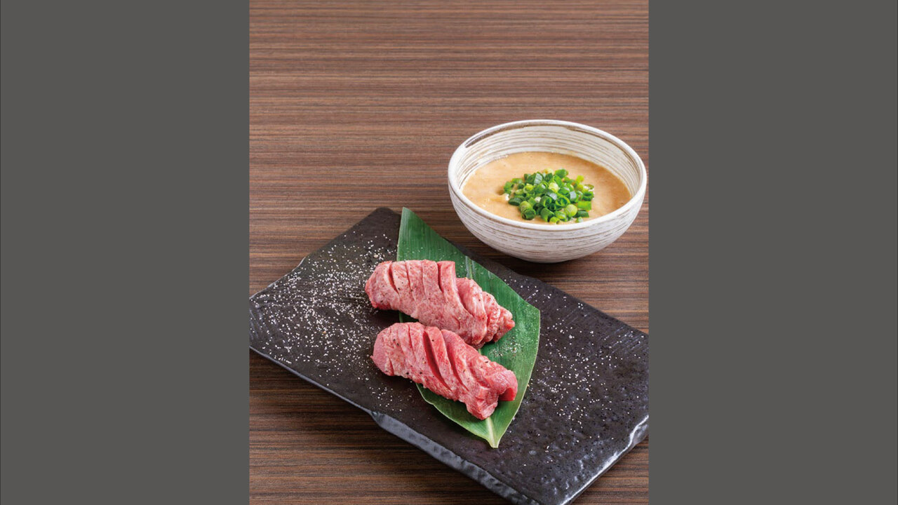 山形山で働く人の写真2枚目