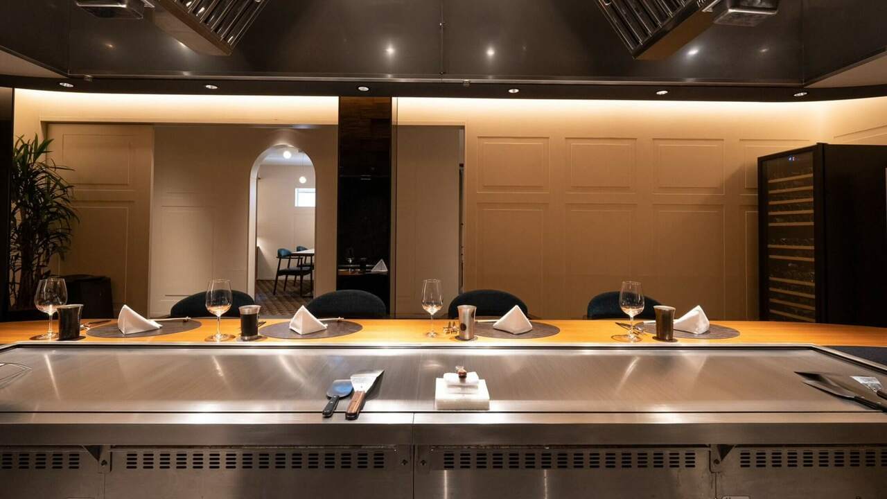 鉄板創作りあんで働く人の写真1枚目