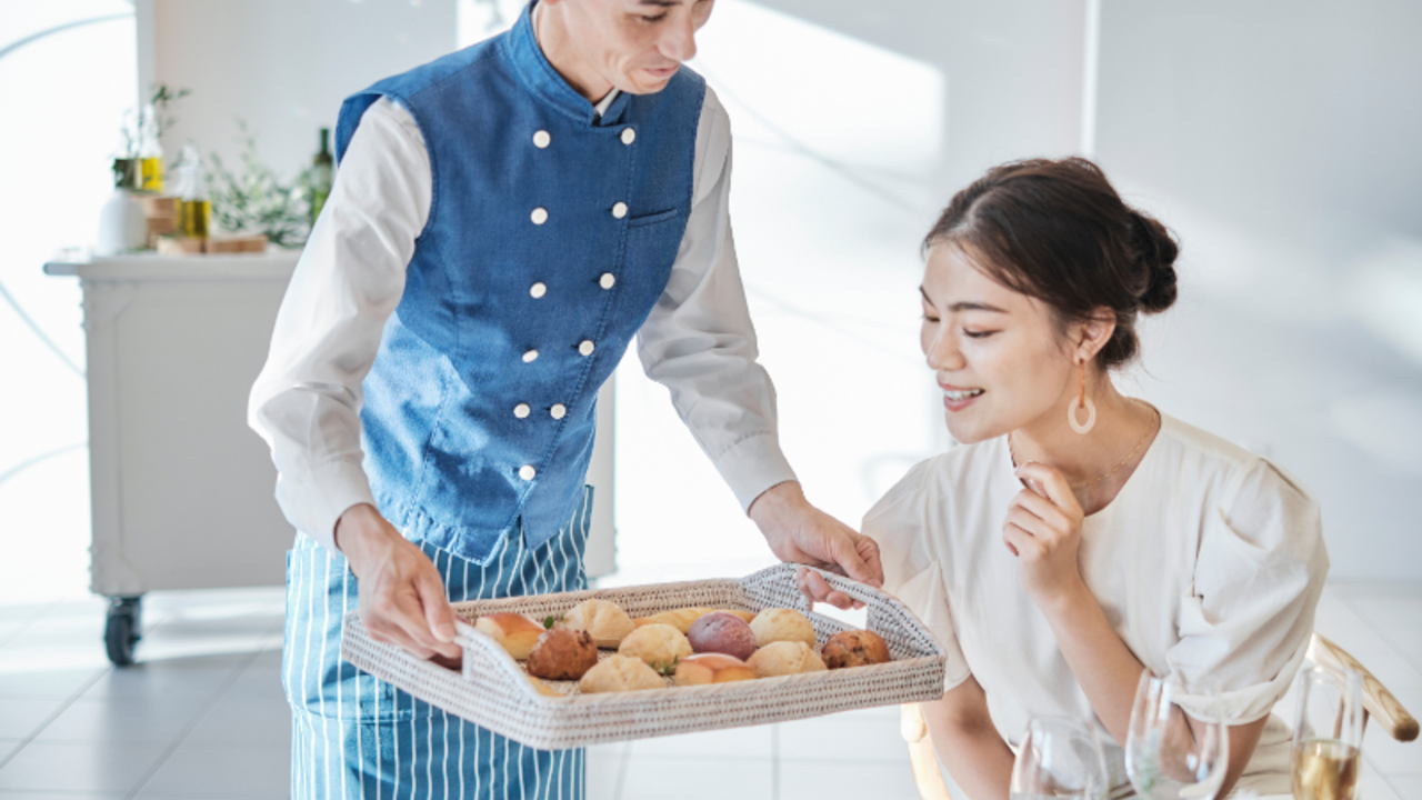 アクアテラス リヴァージュブランで働く人の写真3枚目