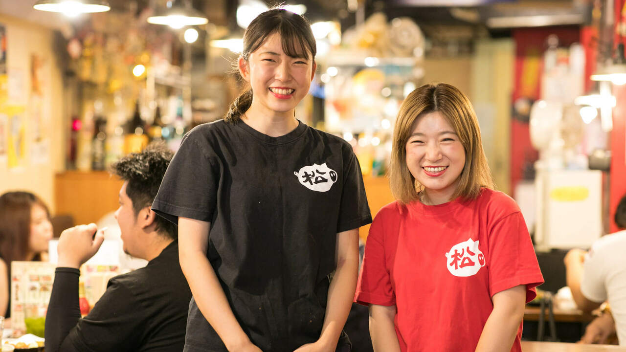 博多もつ鍋　水炊き　九州のうまかもん　新宿のまっちゃんで働く人の写真1枚目
