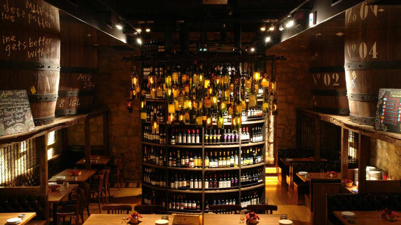 WINEHALL GLAMOURの事業内容の写真2枚目