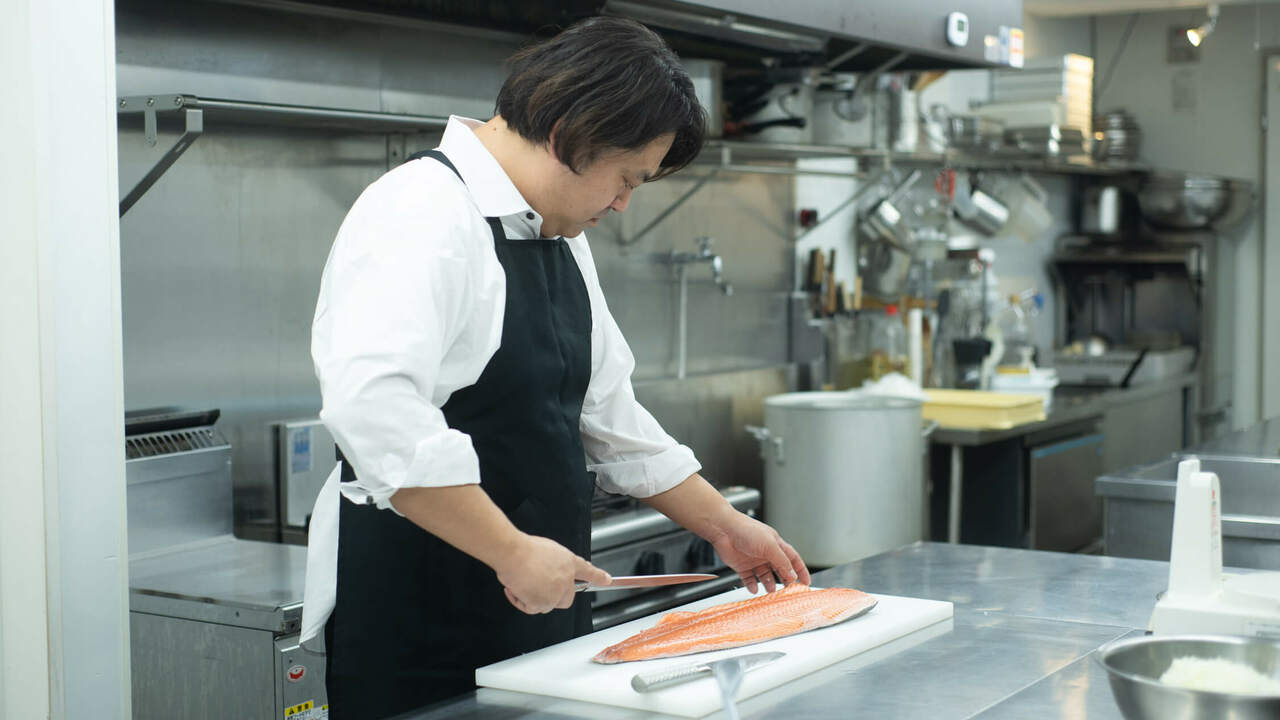 栞屋で働く人の写真2枚目