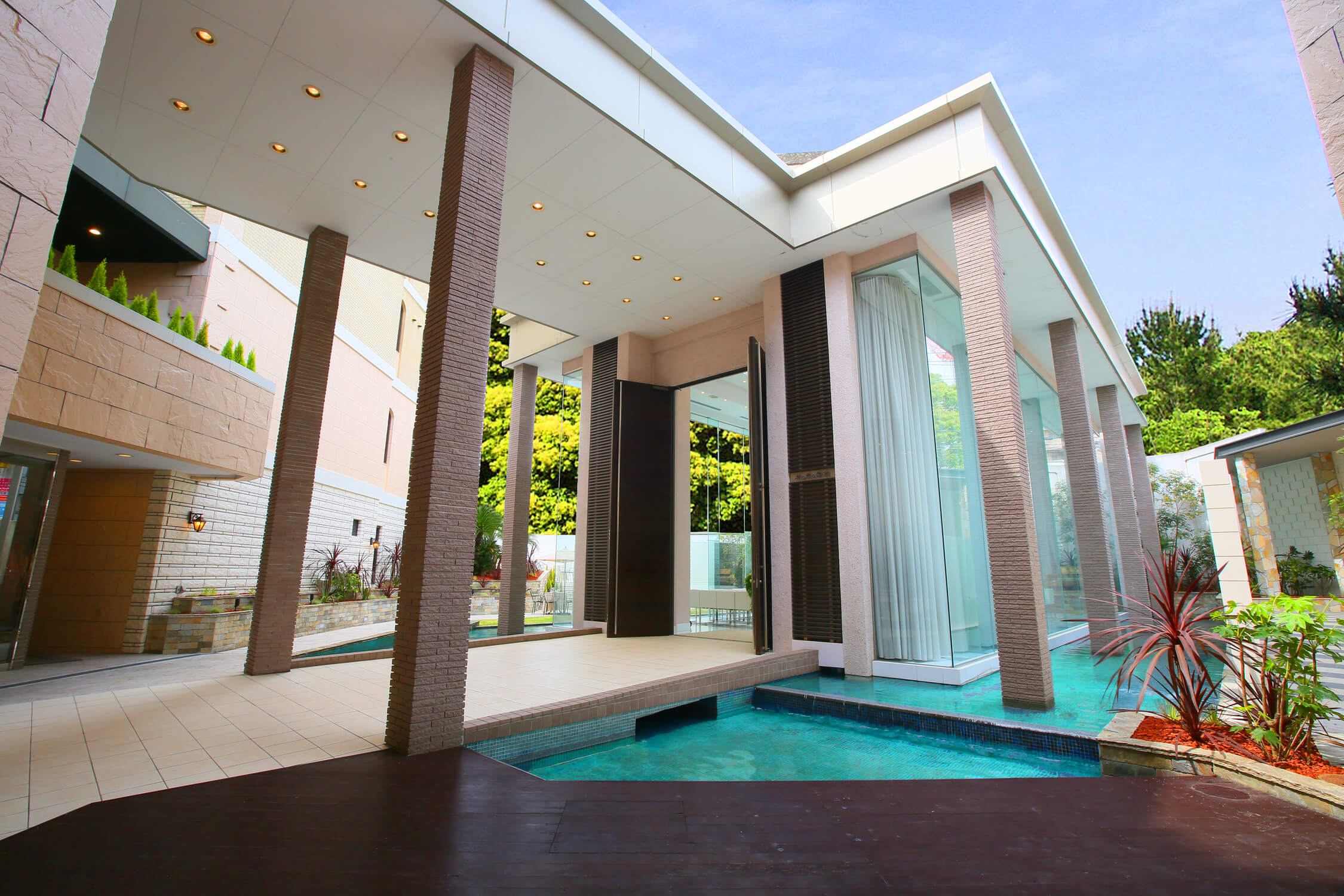 CREATIVEServiceGeneration-ザ・ロイヤルクラシック福岡 1枚目