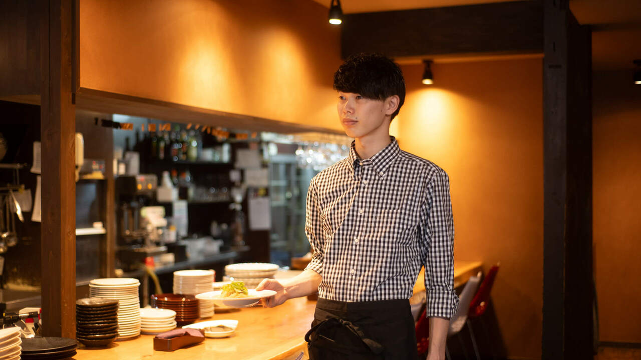 ぎゃらりぃ栞屋で働く人の写真3枚目