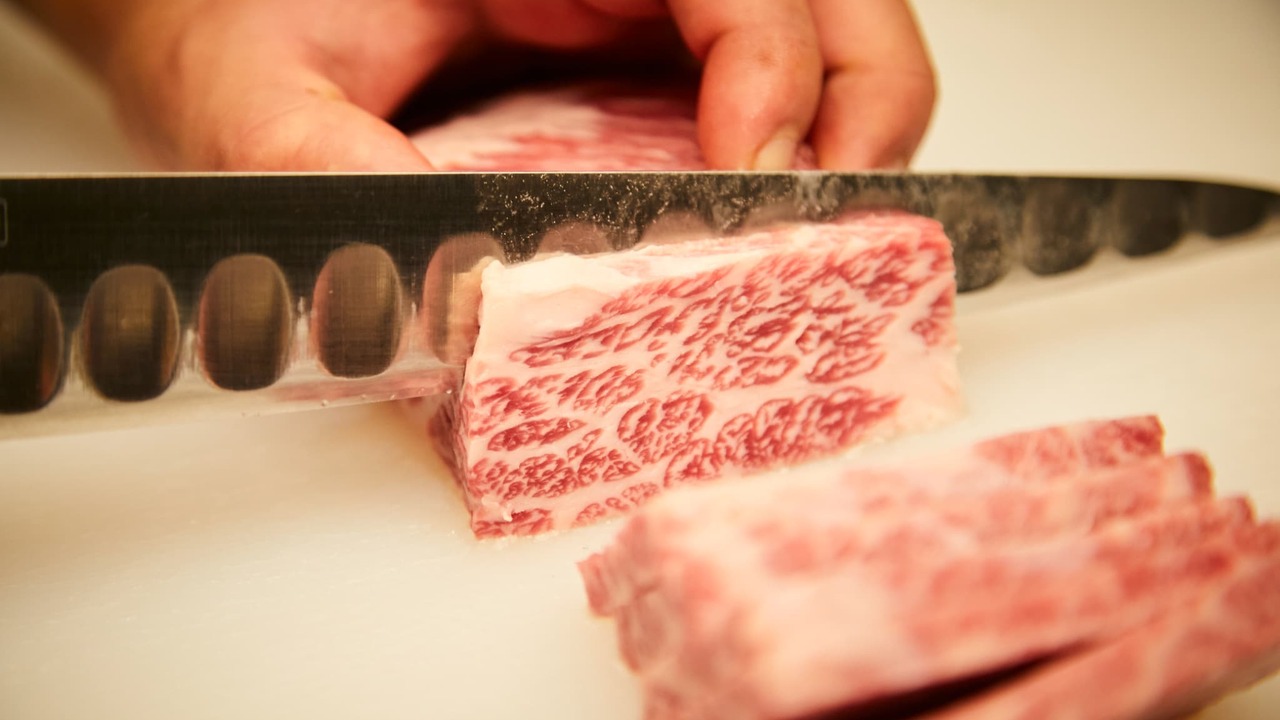 テーブルオーダーバイキング 焼肉 王道familiarの事業内容の写真2枚目