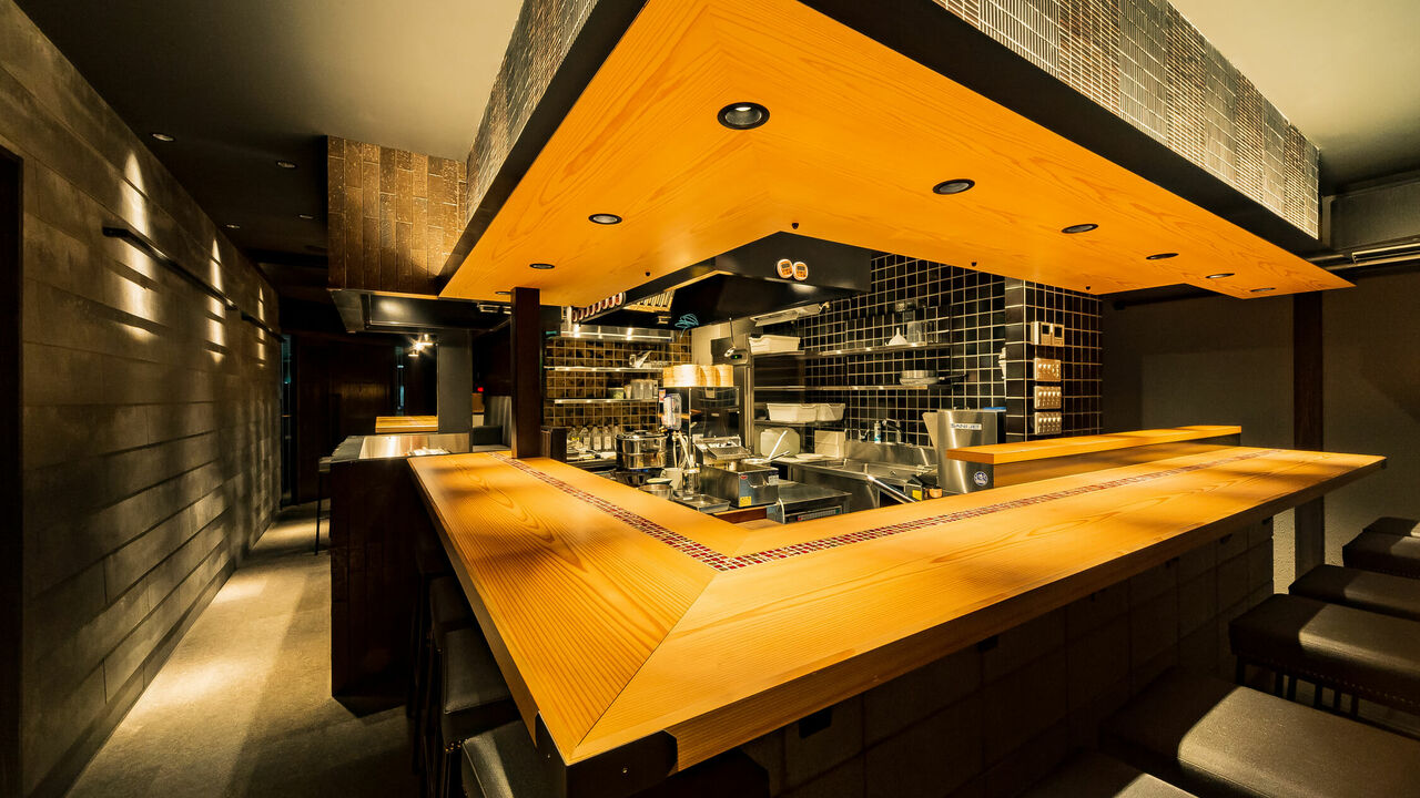 モツヤキ 刺身 肉ドウフ ナミヨセ2117の事業内容の写真1枚目