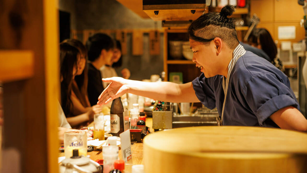 大衆割烹八べゑで働く人の写真3枚目