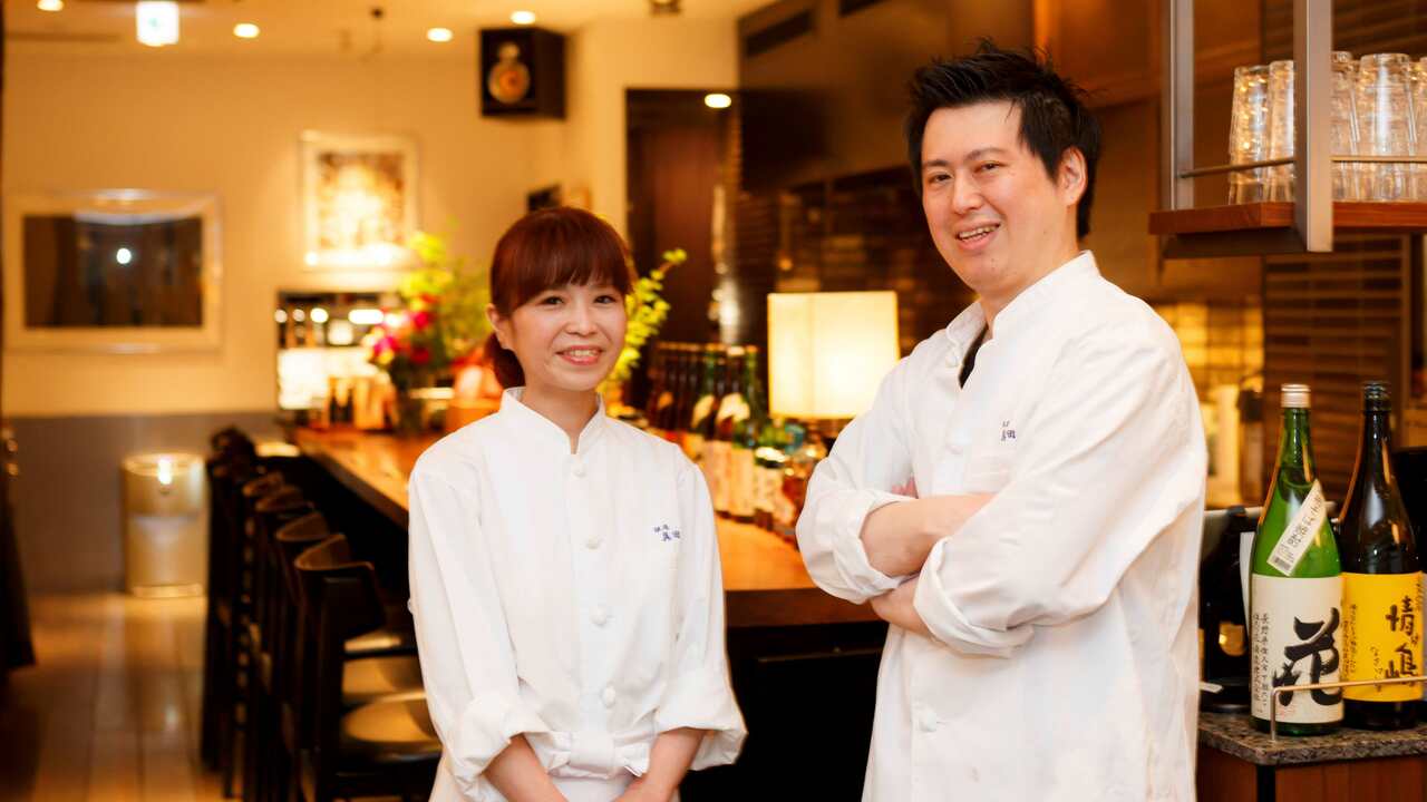 酢重で働く人の写真1枚目