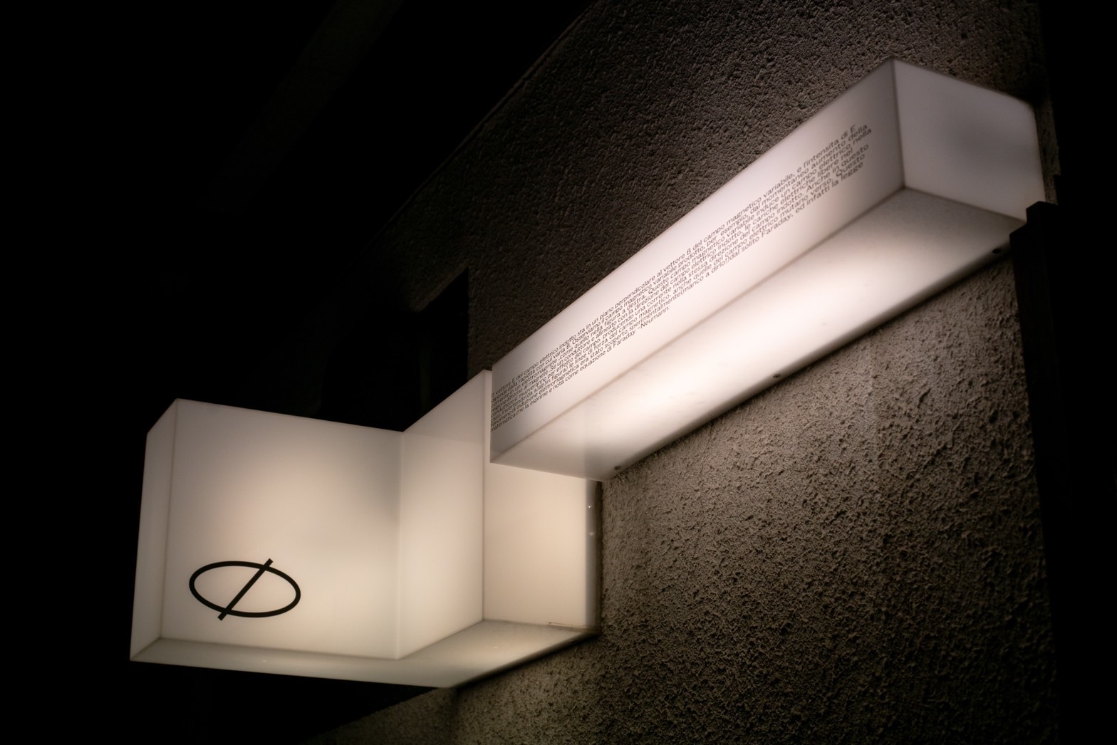 有限会社FAI-　Φ     1枚目