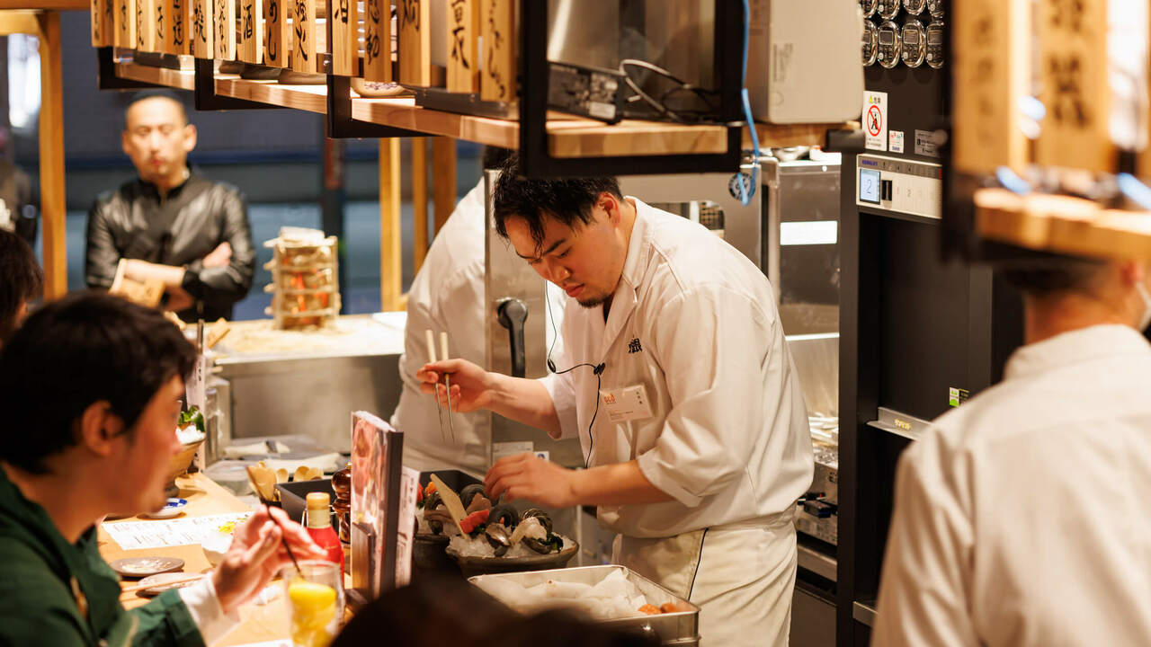 炉端焼 燻銀で働く人の写真4枚目