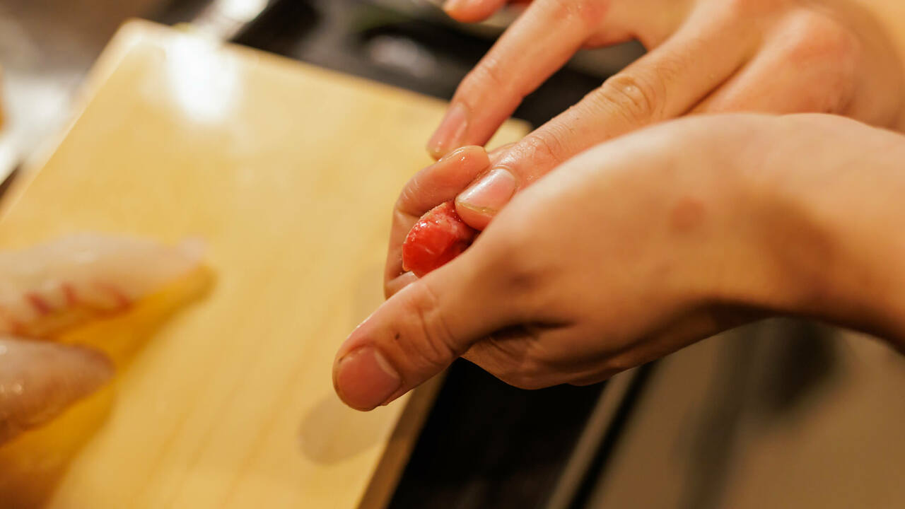 桜山鮨食人 五と二で働く人の写真3枚目