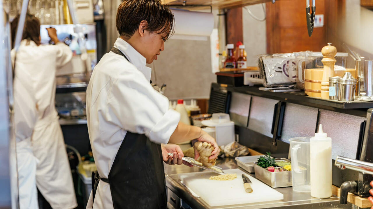 サカナのハチベエで働く人の写真1枚目