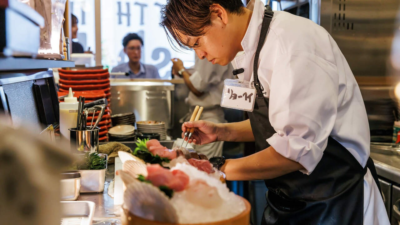 サカナのハチベエで働く人の写真3枚目