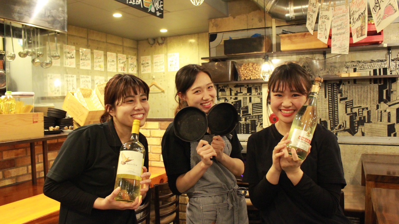 バルバルで働く人の写真1枚目