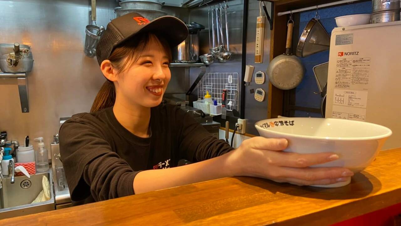 ラーメンステーションで働く人の写真2枚目