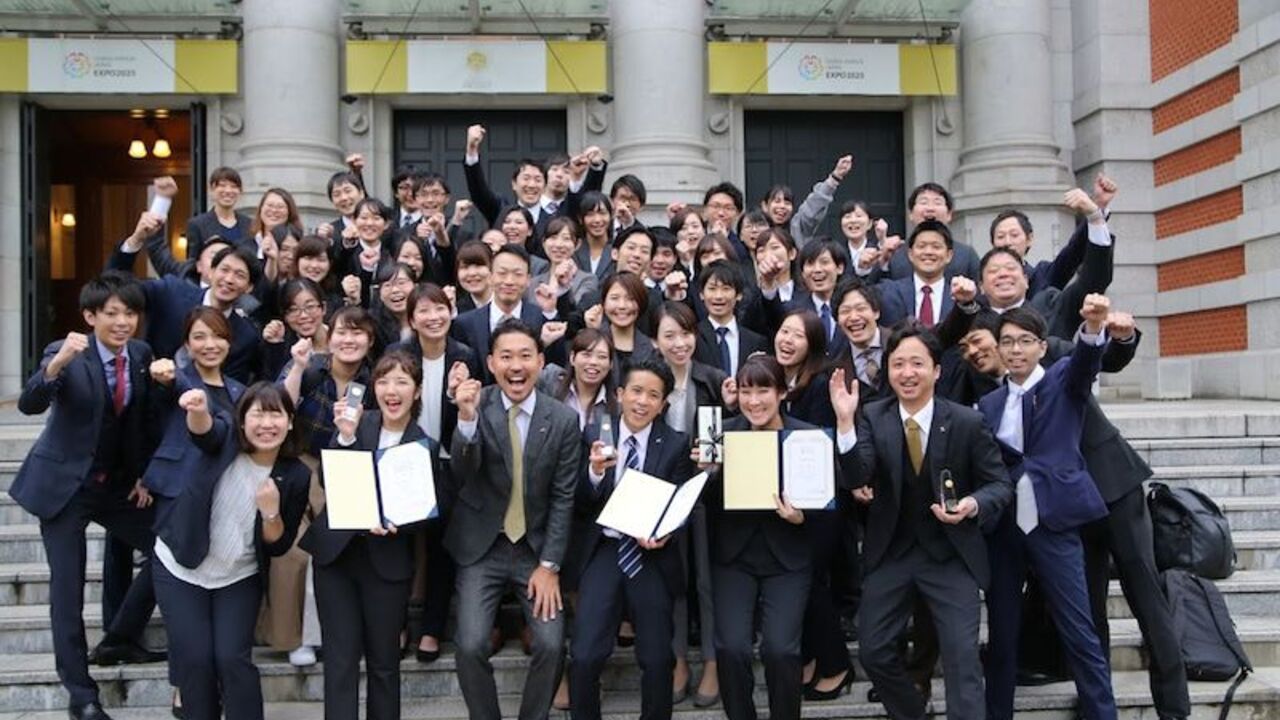 ちゃぶちゃぶで働く人の写真1枚目