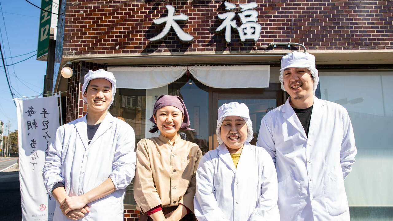 フルーツ大福　弁才天で働く人の写真1枚目