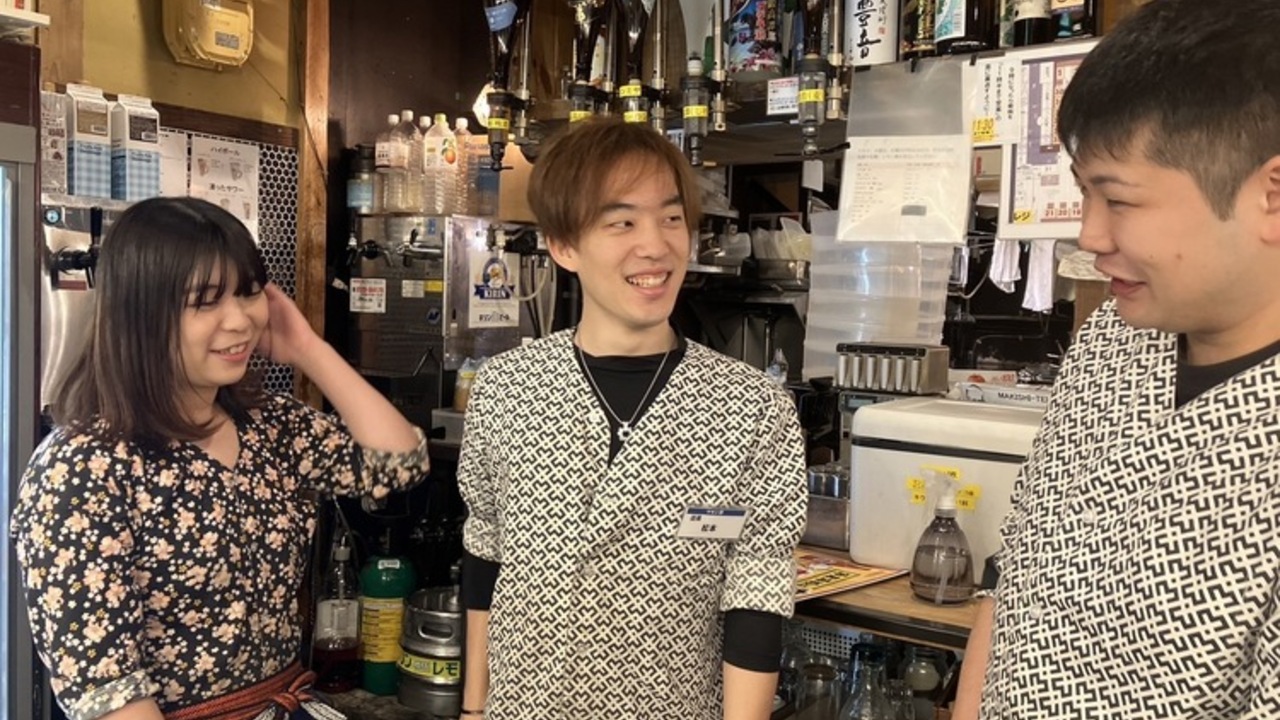 マキシ亭で働く人の写真1枚目