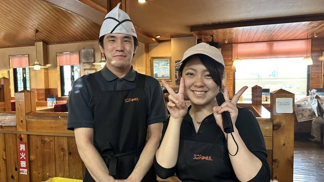 コメダ珈琲店で働く人の写真1枚目