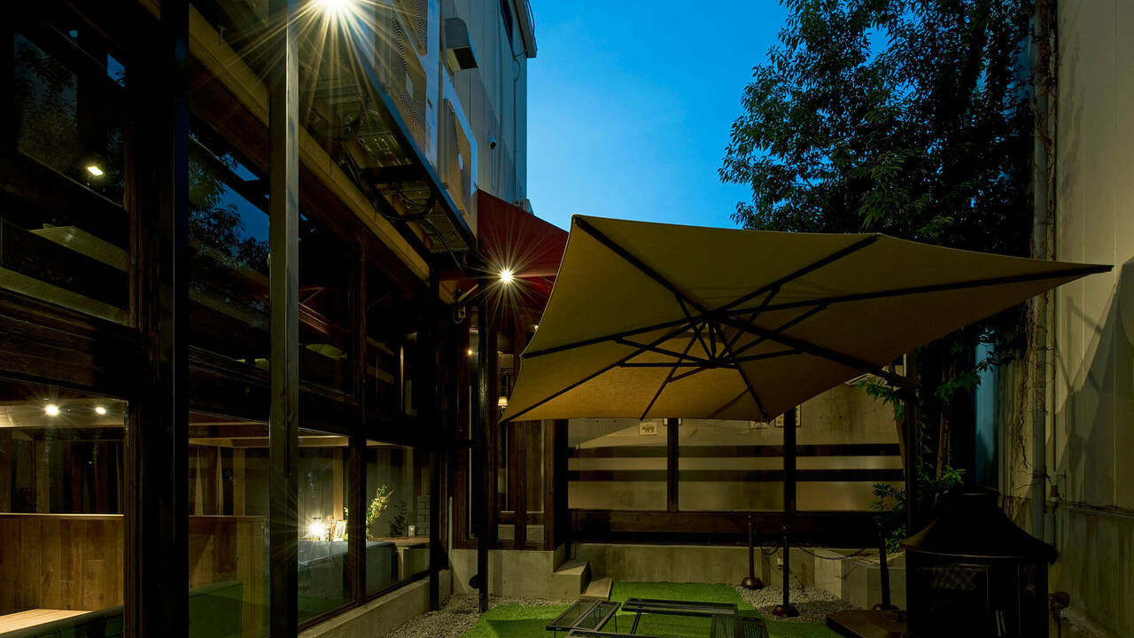 WINE&BBQ ANA BARで働く人の写真4枚目